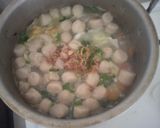 Foto langkah ke 4 dari resep Sayur sup bakso kerikil.