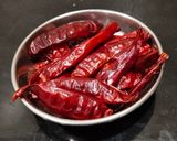 A picture of step 1 of Chilli Flakes (Homemade).