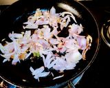 A picture of step 1 of Veg Soya Chowmin.