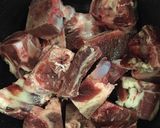 Foto langkah ke 1 dari resep Kaldu Sapi Untuk Mpasi.