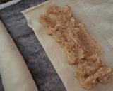 Foto del paso 4 de la receta: Rollitos de hojaldre rellenos de dulce de membrillo, almendras y leche condensada