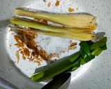Foto langkah ke 3 dari resep Lemper Telang isi Ayam (599).