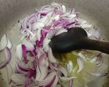 A picture of step 3 of Fried Bhindi.