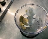 Une image de l'étape 1 de Sauce salade au roquefort, moutarde et persil.