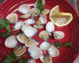 A picture of step 5 of White Clams in White Wine and Garlic.