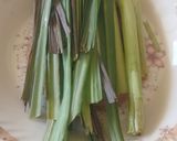 A picture of step 1 of Lemon grass tomato soup.