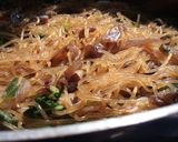 Foto langkah ke 12 dari resep Tumis bihun jamur kuping.