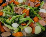Foto langkah ke 6 dari resep Capcay Sayur Telur Puyuh Simpel.