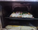 A picture of step 2 of Chicken tikka pizza.