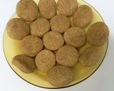 Foto del paso 2 de la receta: Galletas de aceite dulces en Horno microondas (receta caliente de 3 ingredientes)