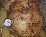 #XVIII. Egészben sült fűszeres csirke, kakukkfüves burgonyával, tepsiben sütve recept fázis 3 fotója