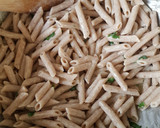 Foto del paso 4 de la receta: Pasta integral con espárragos en salsa de limón