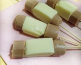 Foto langkah ke 2 dari resep Melty Cheezy Corndog.