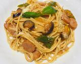 Foto del paso 4 de la receta: Spaghettis con Salchichas, berenjenas, pimientos verdes 🍆🍝