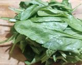A picture of step 1 of Spinach Sandwich.