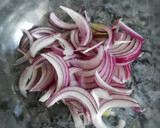 Foto del paso 2 de la receta: Boniatos asados con cebolla en escabeche y queso