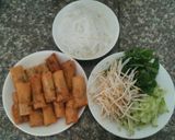 Hình bước làm 2 của món Chả giò tôm thịt