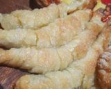 Foto del paso 17 de la receta: Medialunas de grasa y facturas