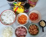 รูปขั้นตอนการทำที่ 1 ของ "เกี้ยมอี๋ราดหน้าไส้กรอกหมูสับ"🐷🥕🧅🍅🧄
