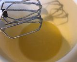 Une image de l'étape 3 de Gâteau caramélisé à l'ananas et jus de pêches.