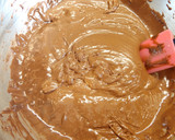 Foto del paso 2 de la receta: Bizcocho de chocolate y oro, con crema a la naranja para una ocasión especial