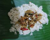 Foto langkah ke 7 dari resep Nasi Bakar Tumis Tongkol Cue.