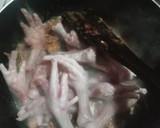 Foto langkah ke 2 dari resep Ceker Bumbu Rujak (wadah takir persegi panjang dan bunga).