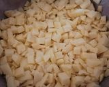 Une image de l'étape 1 de Saucisse et pommes vapeur a l'ail des ours au Cook Expert.