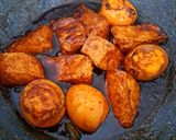 Foto langkah ke 4 dari resep Semur Telur Tahu Kecap.