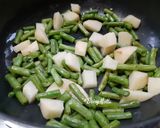A picture of step 1 of Bihari Style Bodi (String Beans)-Potato Subzi.