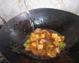 A picture of step 2 of Chilli paneer maggi.