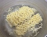 Foto langkah ke 2 dari resep Mie rasa Ayam Geprek kuah Susu.