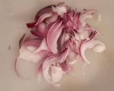 Foto del passaggio 1 della ricetta Fusilli con mazzancolle su vellutata di zucchine e burrata