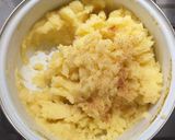 Almás-körtés csirkecomb krumplipürével recept fázis 4 fotója