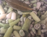 Foto del paso 8 de la receta: Bacalao con gambones al ajillo y habas con ajos tiernos