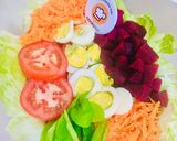 Foto del paso 1 de la receta: 🥗ENSALADA🥗🏖🏕🥗VERANIEGA (1) 🏕🏖🥬🍅🥕🥒🫑🥗