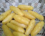 Foto langkah ke 4 dari resep Stik kentang kriuk diluar lembut didalam.