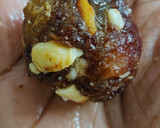 A picture of step 6 of Dates and Nuts Ladoo.