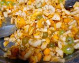 A picture of step 6 of Banana grapes mix fruit chat.