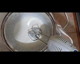 Foto del paso 3 de la receta: Bizcocho de mezcal vainilla mousse de tuna (frambuesa) y leche