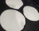 A picture of step 4 of Urad dal uttapam.