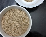 A picture of step 1 of White Sesame Tahini Spread.