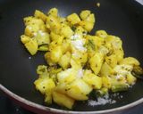 बटाटा भाजी (सात्विक भाजी) (Batata Bhaji Recipe In Marathi) रेसिपी स्टेप 2 फोटो 