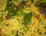 Foto langkah ke 6 dari resep Mie Goreng Sayur Spicy.