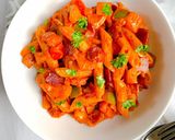 A picture of step 3 of Creamy bacon and pepper pasta.