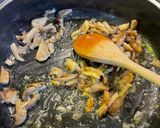 Foto del paso 1 de la receta: Risotto quesos y champiñón ostra