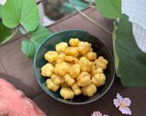 Foto langkah ke 7 dari resep Ubi goreng Kopong bentuk Bunga.