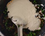 A picture of step 5 of Methi Matar.