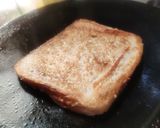 A picture of step 5 of Garlic Cheese Chilli Toast.