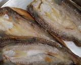 Foto langkah ke 2 dari resep Abon Ikan Asin Sambal Ijo.